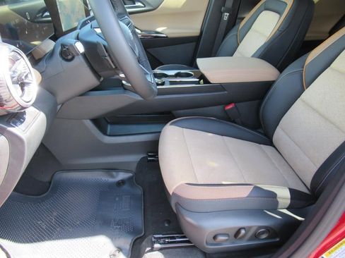 New 2026 Chevrolet Equinox ACTIV w/ Convenience Package III image 16