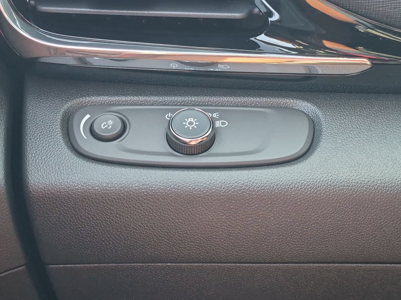 New 2026 Buick Envista Sport Touring FWD image 17