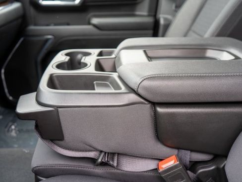 Used 2024 GMC Sierra 1500 Elevation image 22