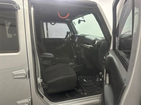 Used 2016 Jeep Wrangler Unlimited Sport w/ Max Tow Package image 14