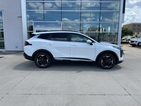 New 2026 Kia Sportage EX FWD image 4