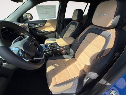 New 2026 Chevrolet Equinox ACTIV w/ Convenience Package III AWD/4WD image 10
