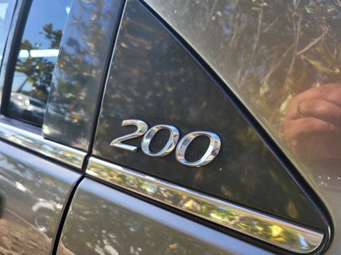 Used 2013 Chrysler 200 Touring FWD image 7