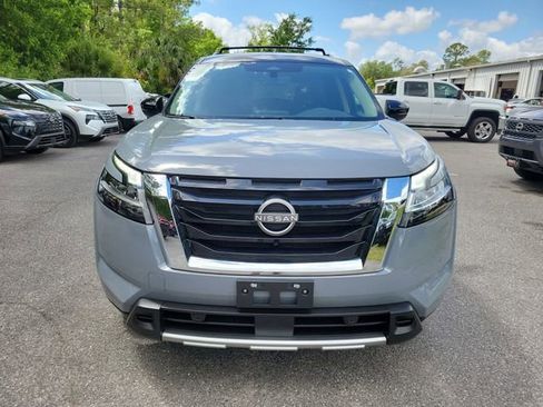 Used 2023 Nissan Pathfinder SL AWD/4WD image 7