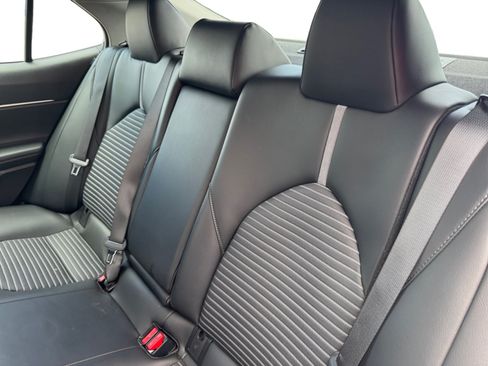 Used 2023 Toyota Camry SE FWD image 16