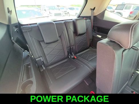 Used 2025 Volkswagen Atlas SE FWD image 8