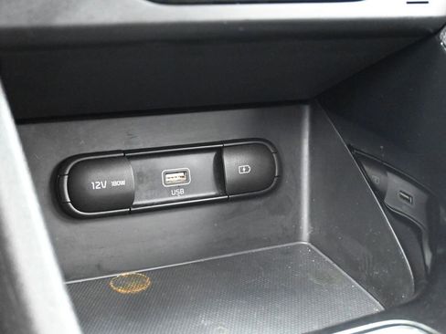 Used 2022 Kia Niro LXS image 23