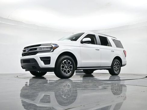 Certified 2022 Ford Expedition XLT image 42