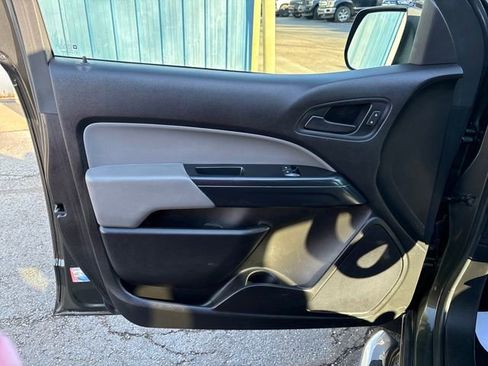 Used 2018 Chevrolet Colorado 2WD Extended Cab image 9