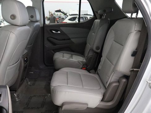 Used 2018 Chevrolet Traverse LT FWD image 16