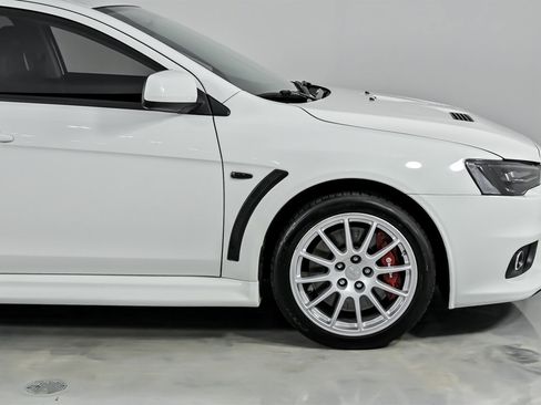 Used 2014 Mitsubishi Lancer Evolution GSR image 15