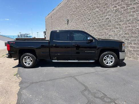 Used 2018 Chevrolet Silverado 1500 LT w/ All Star Edition AWD/4WD image 3