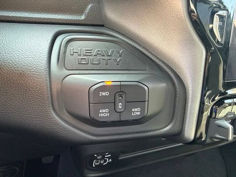 Certified 2025 RAM 2500 Big Horn AWD/4WD image 25