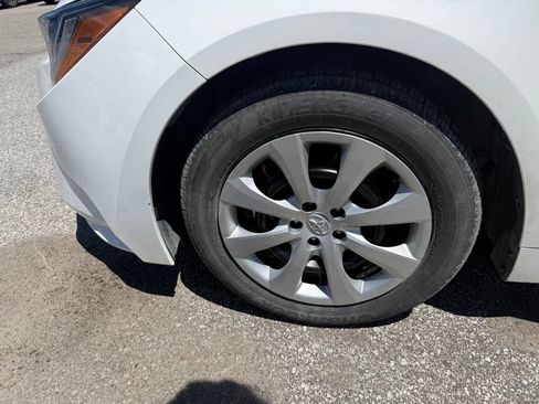 Used 2023 Toyota Corolla LE w/ Carpet Mat Package (TMS) FWD image 4