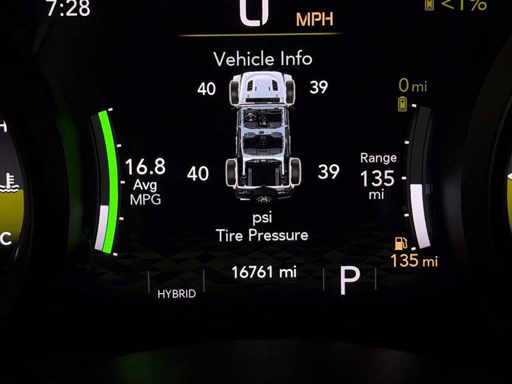 Used 2025 Jeep Wrangler Unlimited Sahara w/ Safety Group AWD/4WD image 15