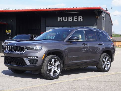 Used 2022 Jeep Grand Cherokee Limited 4xe w/ Luxury Tech Group II AWD/4WD image 1