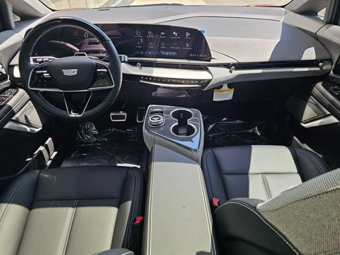 New 2026 Cadillac Optiq Luxury 1 RWD image 17