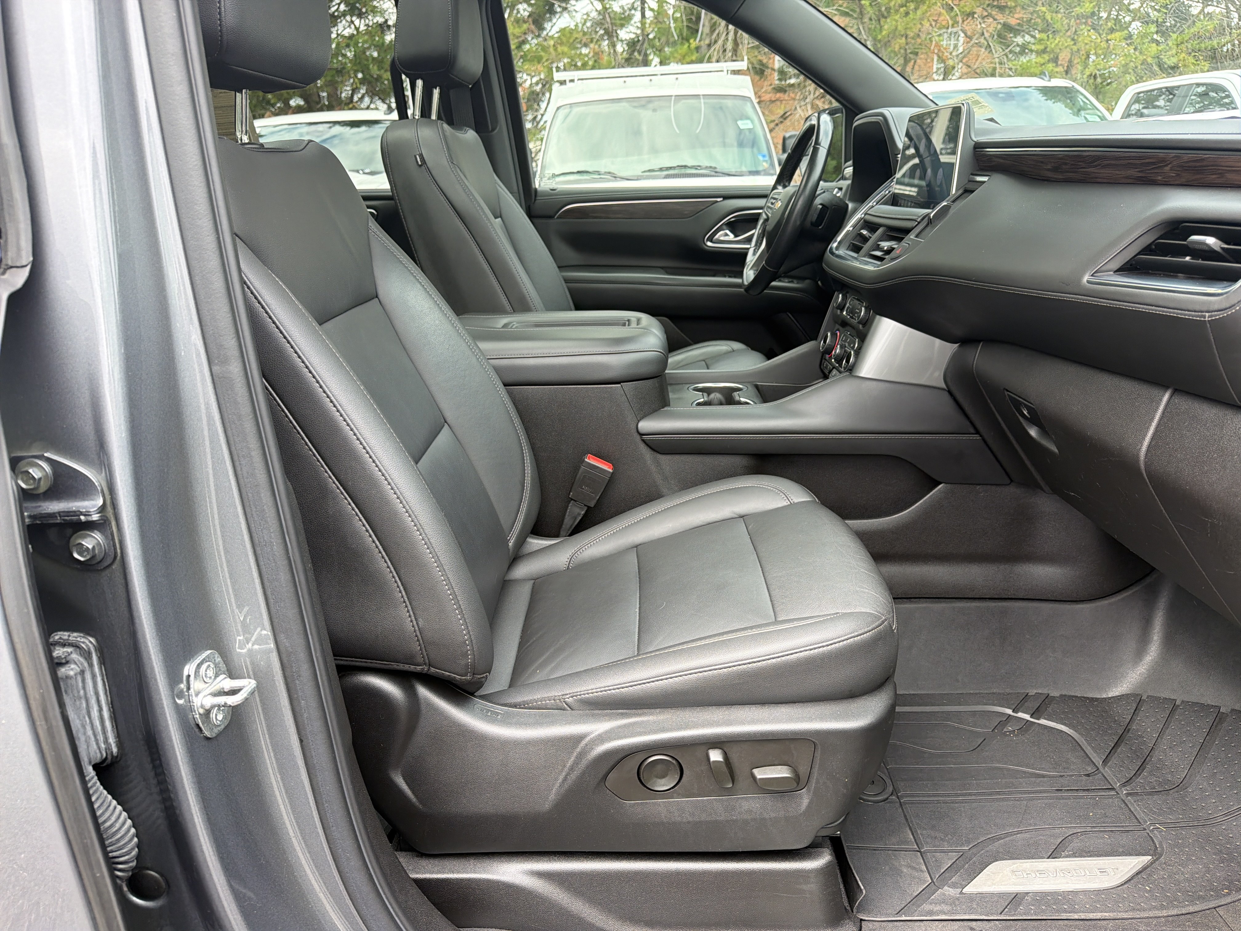Used 2021 Chevrolet Suburban LT AWD/4WD image 36