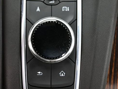 Used 2023 Cadillac Escalade ESV Premium Luxury image 31