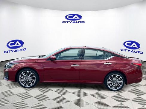 Used 2024 Nissan Altima 2.5 SL FWD image 8
