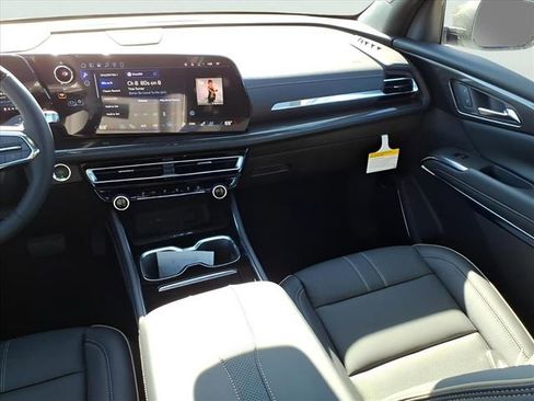 New 2026 Chevrolet Traverse High Country w/ LPO, Floor Liner Package image 15