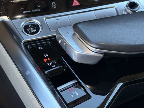 Used 2024 Audi Q8 e-tron Premium Plus image 12