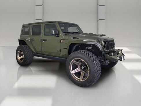 Used 2024 Jeep Wrangler Unlimited AWD/4WD image 2
