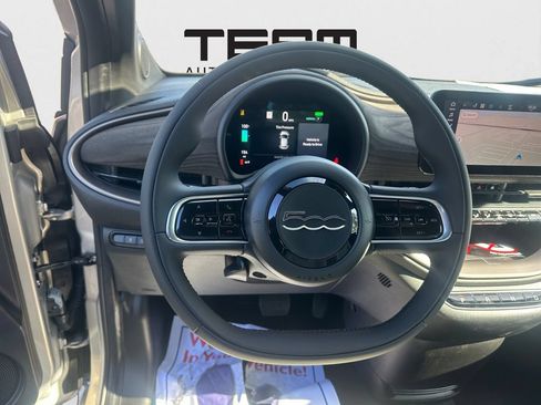 New 2025 FIAT 500 e FWD image 17