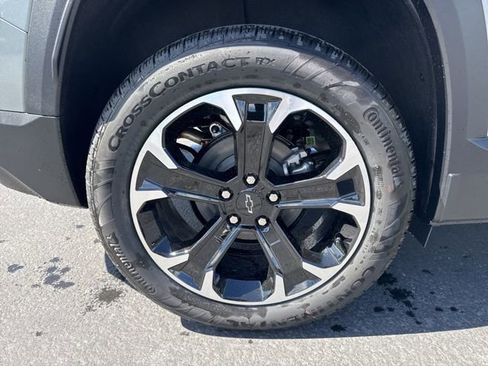New 2026 Chevrolet Equinox LT w/ Convenience Package II AWD/4WD image 9