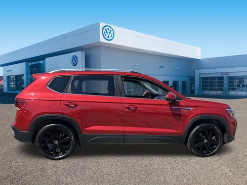 Used 2023 Volkswagen Taos SE w/ Panoramic Sunroof Package AWD/4WD image 8