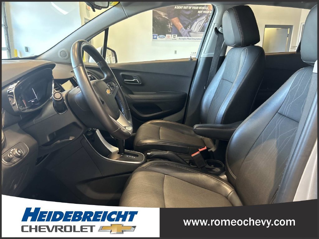 Used 2019 Chevrolet Trax LT w/ LT Convenience Package AWD/4WD image 13