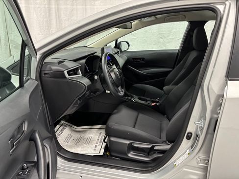 Used 2026 Toyota Corolla LE FWD image 10