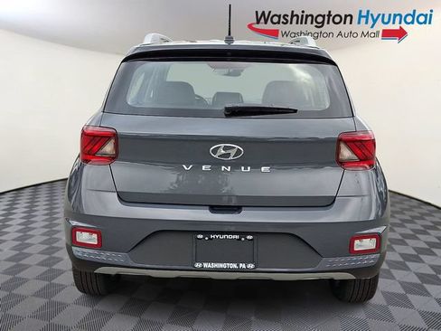 Used 2026 Hyundai Venue SEL FWD image 5