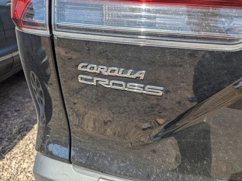 Used 2023 Toyota Corolla Cross XLE w/ Convenience Package AWD/4WD image 7