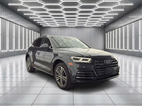 Used 2020 Audi Q5 e Premium Plus w/ Premium Plus Package AWD/4WD image 4