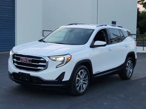 Used 2021 GMC Terrain SLT FWD image 1