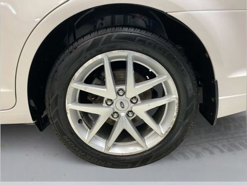 Used 2010 Ford Fusion SEL image 17