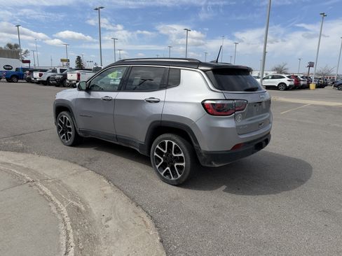 Used 2021 Jeep Compass Limited w/ Sun and Sound Group AWD/4WD image 3