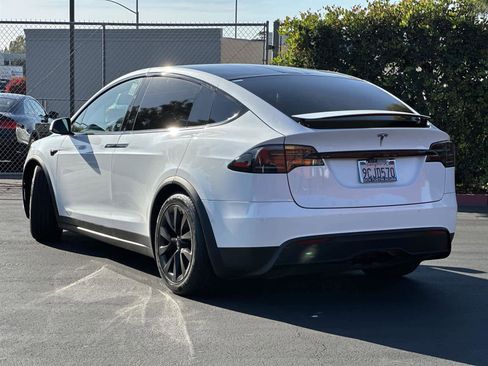 Used 2022 Tesla Model X image 4