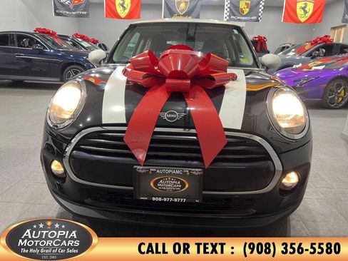 Used 2019 MINI Cooper 2-Door Hardtop w/ Storage Package image 35