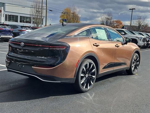 New 2026 Toyota Crown Platinum image 2