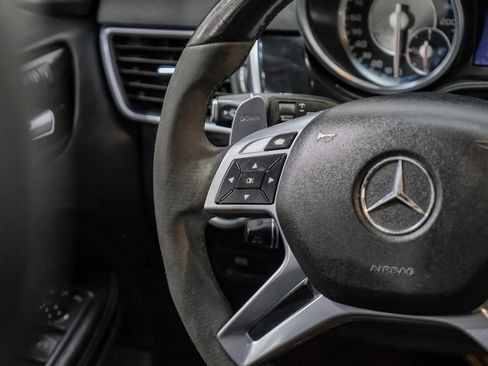 Used 2016 Mercedes-Benz GL 63 AMG 4MATIC image 24