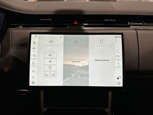 New 2026 Land Rover Range Rover SE image 13