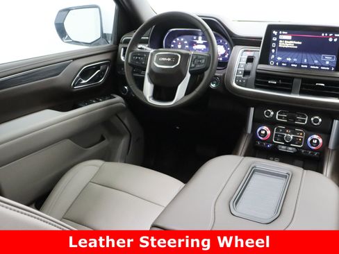 Used 2024 GMC Yukon XL SLT w/ SLT Premium Package image 34