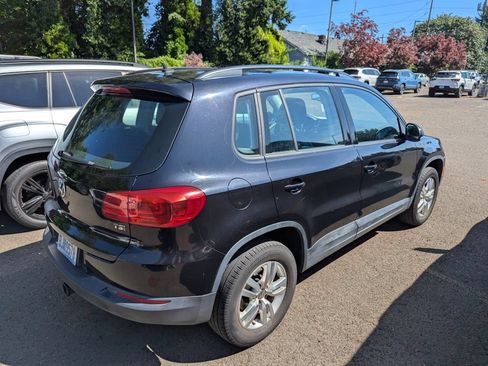 Used 2016 Volkswagen Tiguan S FWD image 9