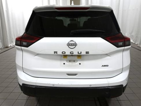 Used 2025 Nissan Rogue SV AWD/4WD image 11