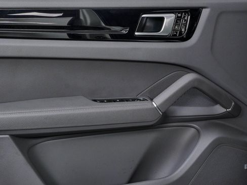 Certified 2019 Porsche Cayenne S AWD/4WD image 6