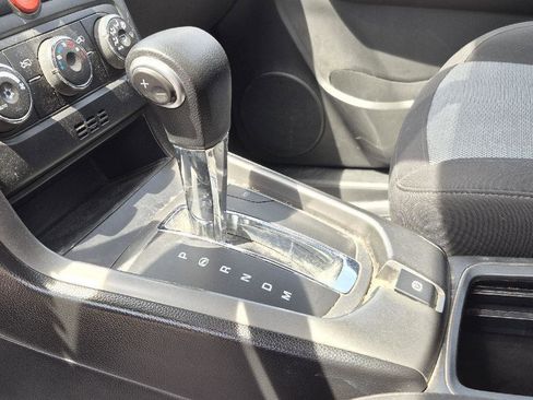 Used 2013 Chevrolet Captiva Sport LS FWD image 10