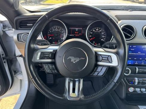 Used 2022 Ford Mustang Premium image 11