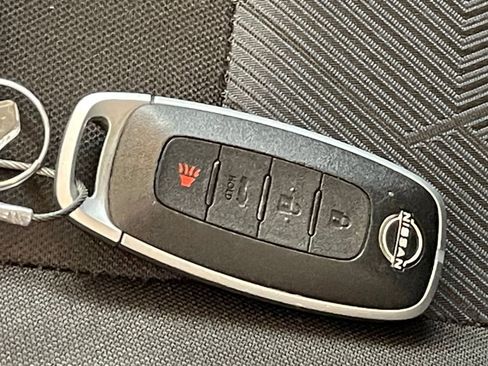 Used 2025 Nissan Versa SV image 21